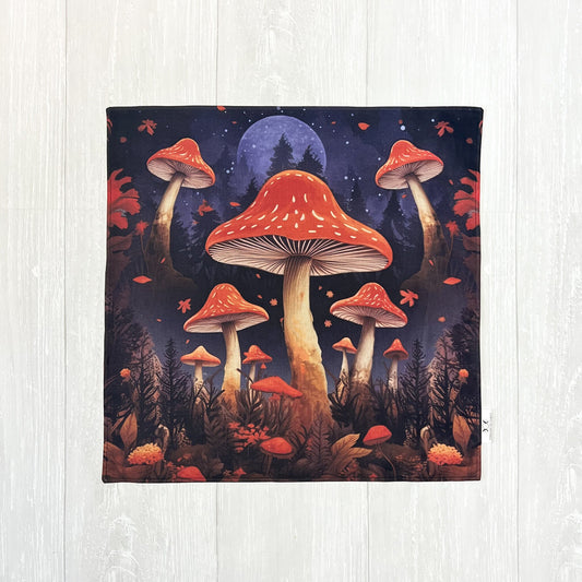 Mushroom Altar Cloth, Witchy Altar Decor, Tarot Reading Cloth, Earthy Tarot Reading Supplies and Accessories, Rune Casting Cloth, Witch Gift