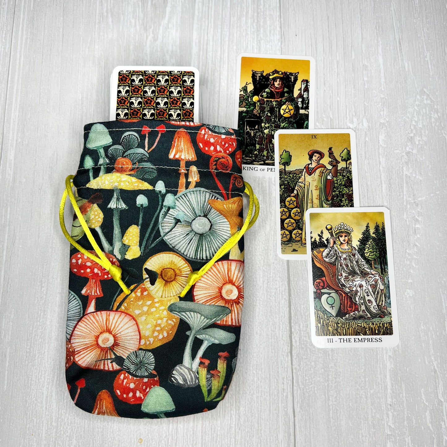 Mini Mushroom Tarot Deck Bag, Drawstring Pouch, Pocket Tarot, Dice Rune Crystal Bag, Witchcraft & Wiccan Supplies Gift, Divination Tools