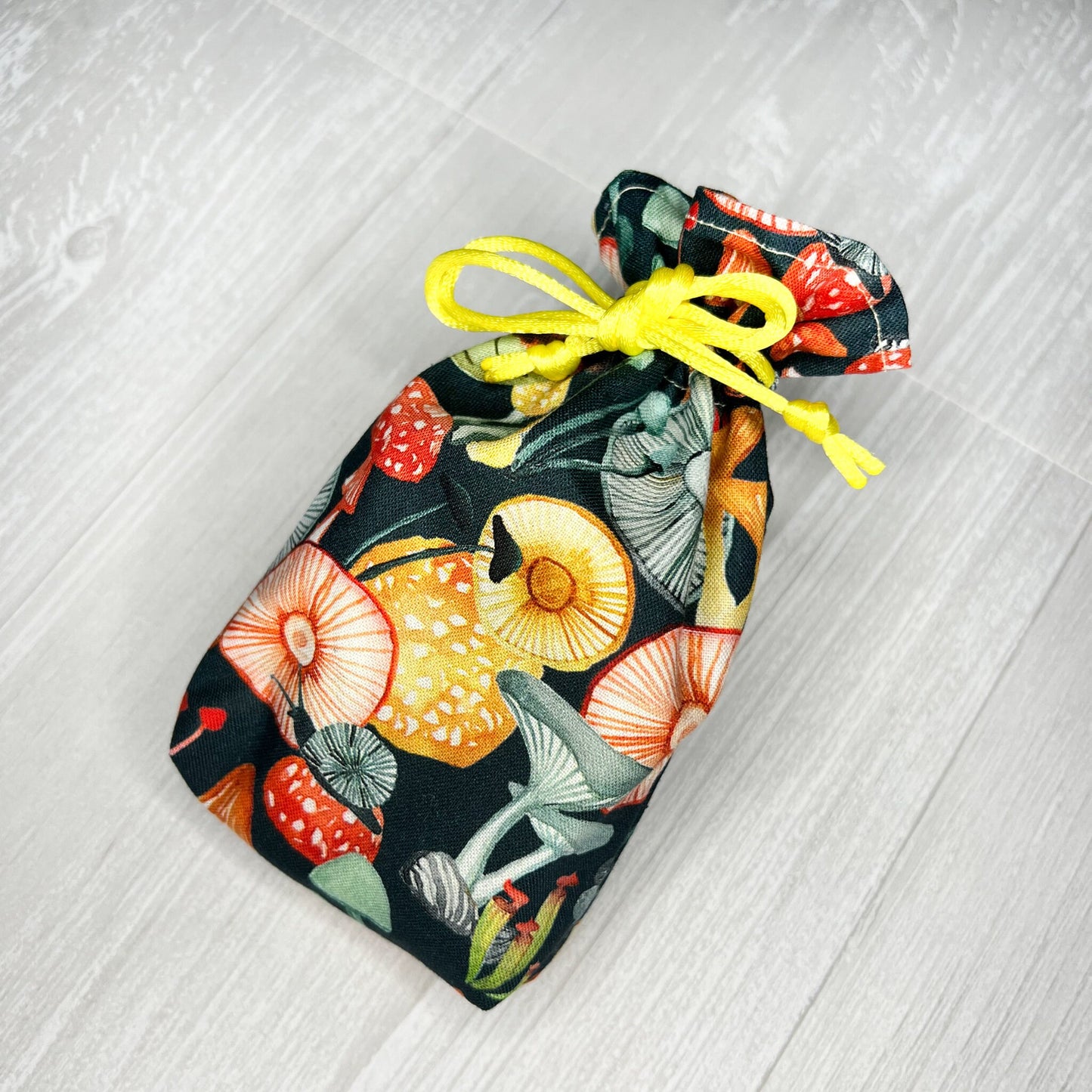 Mini Mushroom Tarot Deck Bag, Drawstring Pouch, Pocket Tarot, Dice Rune Crystal Bag, Witchcraft & Wiccan Supplies Gift, Divination Tools