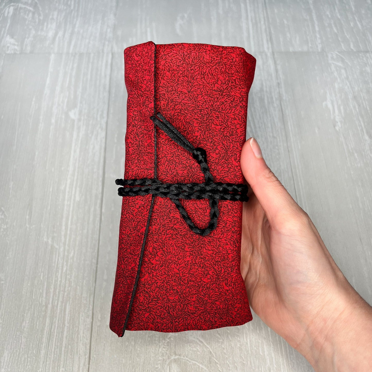 Red Floral Tarot Wrap Pouch, Tarot Deck Pouch, Tarot Altar Supplies & Accessories, Tarot Card Holder, Divination Pagan Tarot Reader Gift
