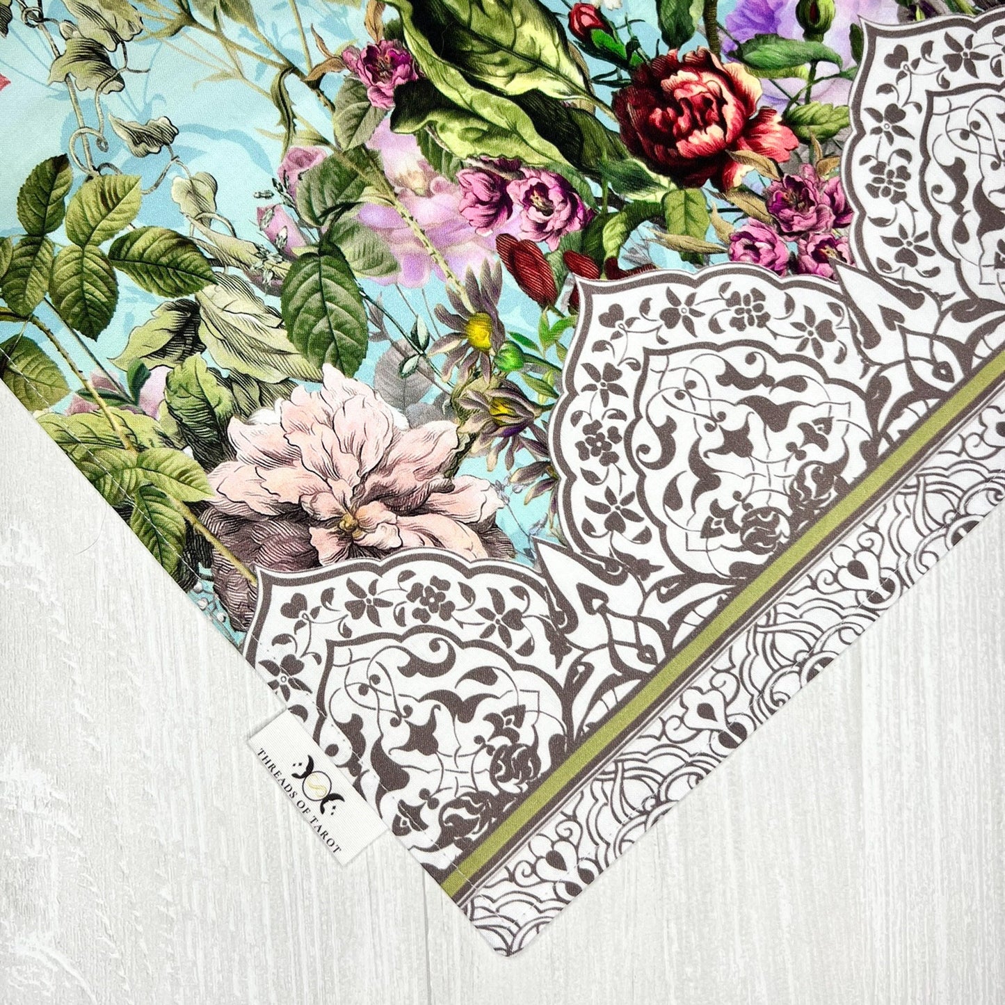 Floral Altar Cloth, White Tarot Reading Cloth, Ritual Cloth, Rune Casting, Tarot Reading Supplies, Witchy Gift Supplies, Divination Tools