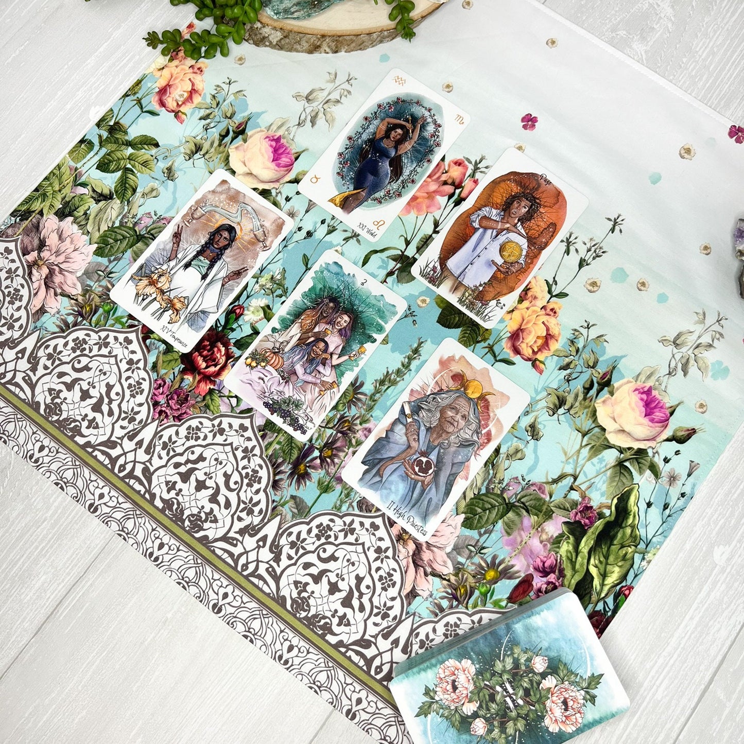 Floral Altar Cloth, White Tarot Reading Cloth, Ritual Cloth, Rune Casting, Tarot Reading Supplies, Witchy Gift Supplies, Divination Tools