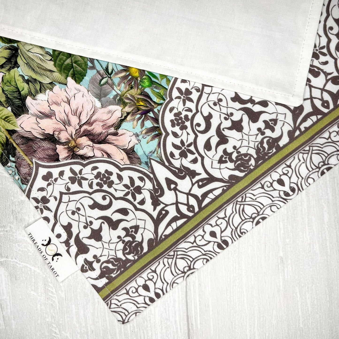 Floral Altar Cloth, White Tarot Reading Cloth, Ritual Cloth, Rune Casting, Tarot Reading Supplies, Witchy Gift Supplies, Divination Tools