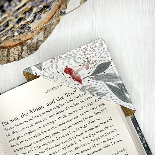 Corner Fabric Bookmark / Witchy Book Accessories / Book Page Holder / Book of Shadows & Spell Book Mark / Book Gifts / Unique Cute Bookmark