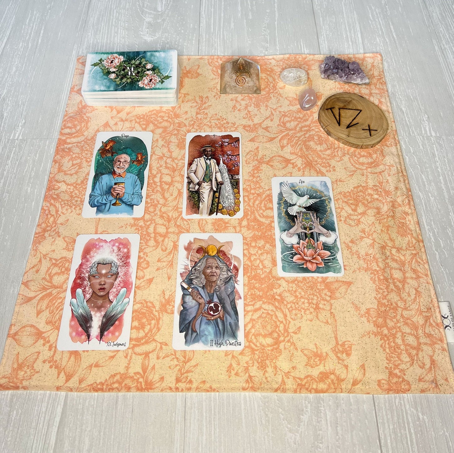 Floral Tarot Cloth, Botanical Altar Cloth, Tarot Reading Supplies and Accessories, Rune & Charm Casting Cloth, Pagan Witch Tarot Reader Gift