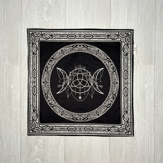 Triple Goddess Triquetra Altar Cloth, Tarot Cloth, Rune Casting Ritual Cloth, Tarot Reading Supplies, Pagan Witchcraft Wiccan Gift Supplies