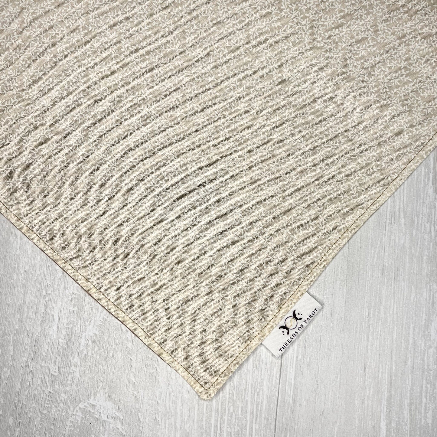 Beige Floral Altar Cloth, Tarot Ritual Cloth, Rune Casting, Tarot Reading Supplies, Pagan Witchcraft Wiccan Gift Supplies, Divination Tools