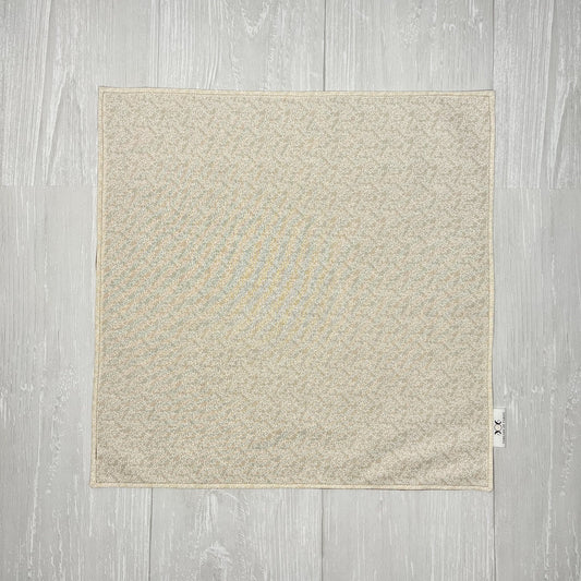 Beige Floral Altar Cloth, Tarot Ritual Cloth, Rune Casting, Tarot Reading Supplies, Pagan Witchcraft Wiccan Gift Supplies, Divination Tools