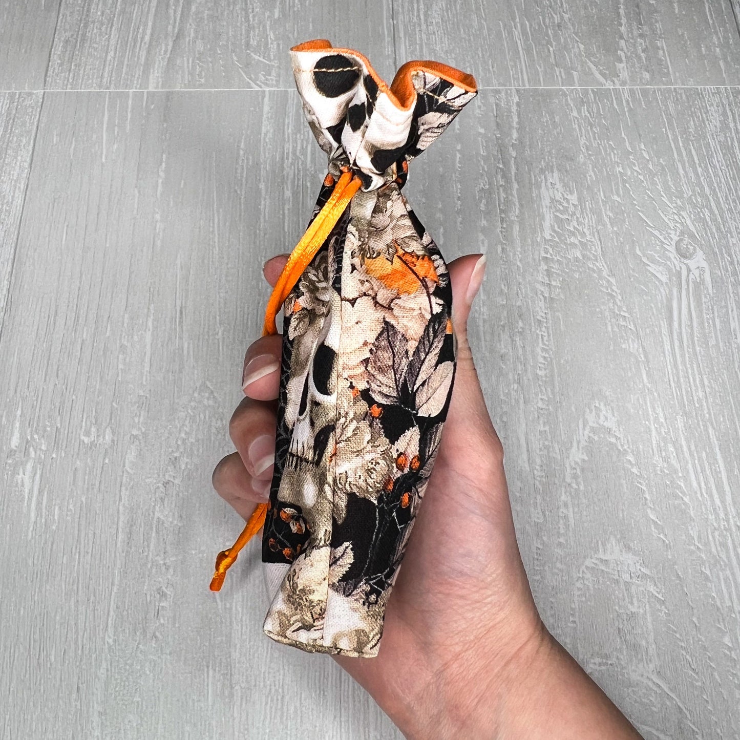 Mini Orange Skulls Tarot Deck Bag, Pocket Tarot Drawstring Pouch, Dice Rune Crystal Bag, Witchcraft Pagan Supplies Gifts, Divination Tools