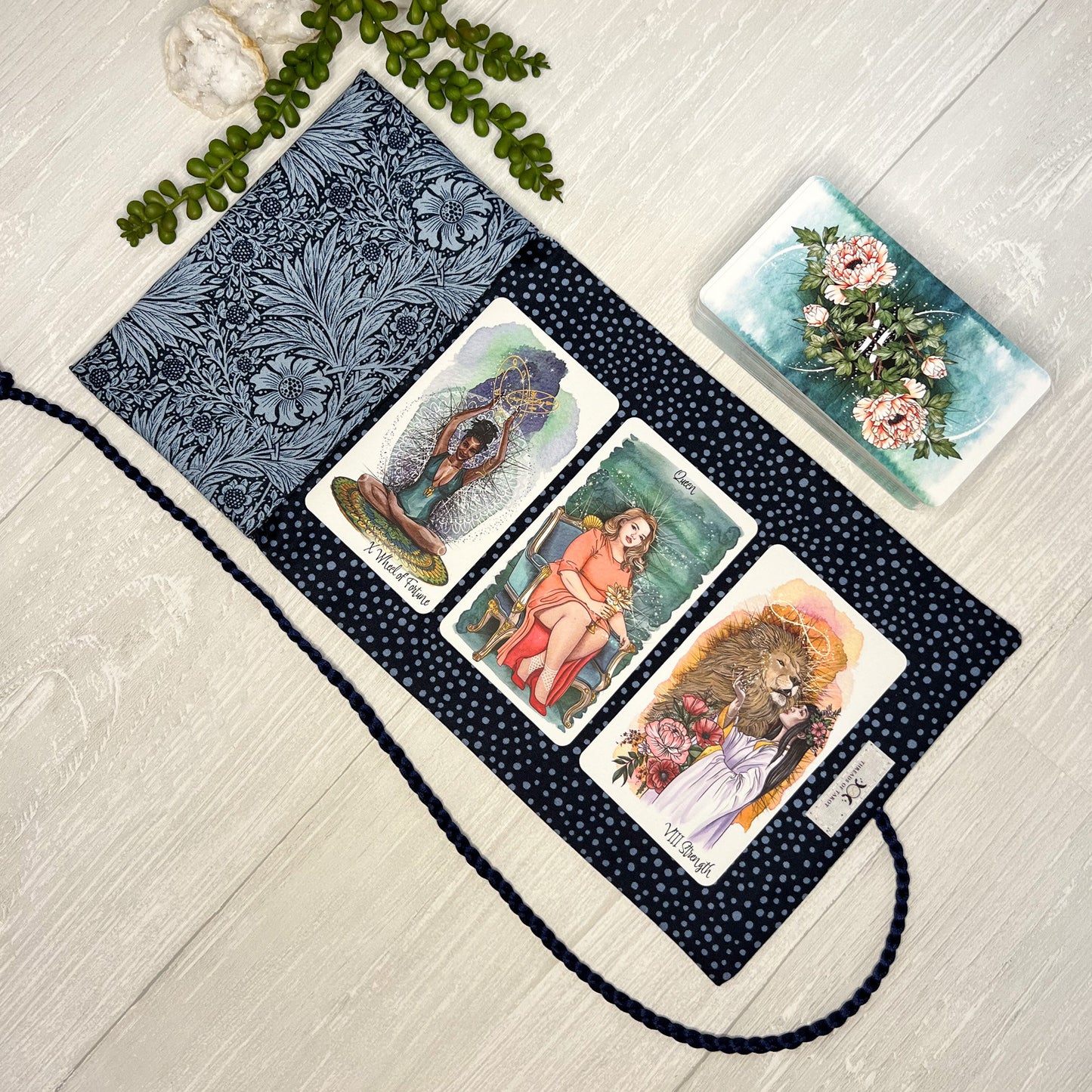 Blue Floral Tarot Deck Wrap, William Morris Tarot Pouch, Tarot Altar Supplies & Accessories, Tarot Card Holder, Divination Tarot Reader Gift