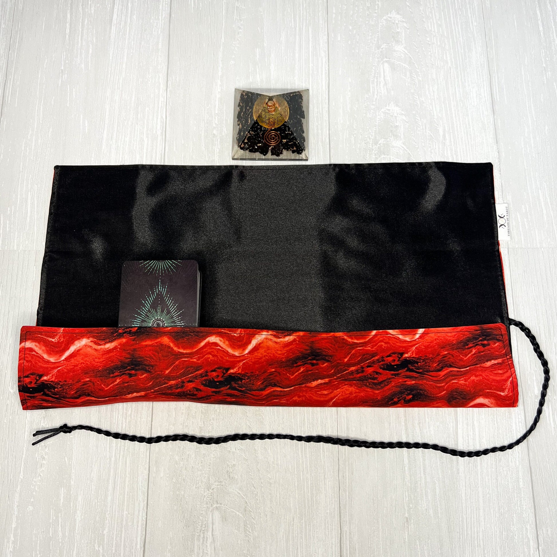 Red & Black Tarot Wrap, Tarot Deck Storage Cloth, Mystical Tarot Card Holder, Pagan Witchcraft Wiccan Divination Supplies, Tarot Accessories