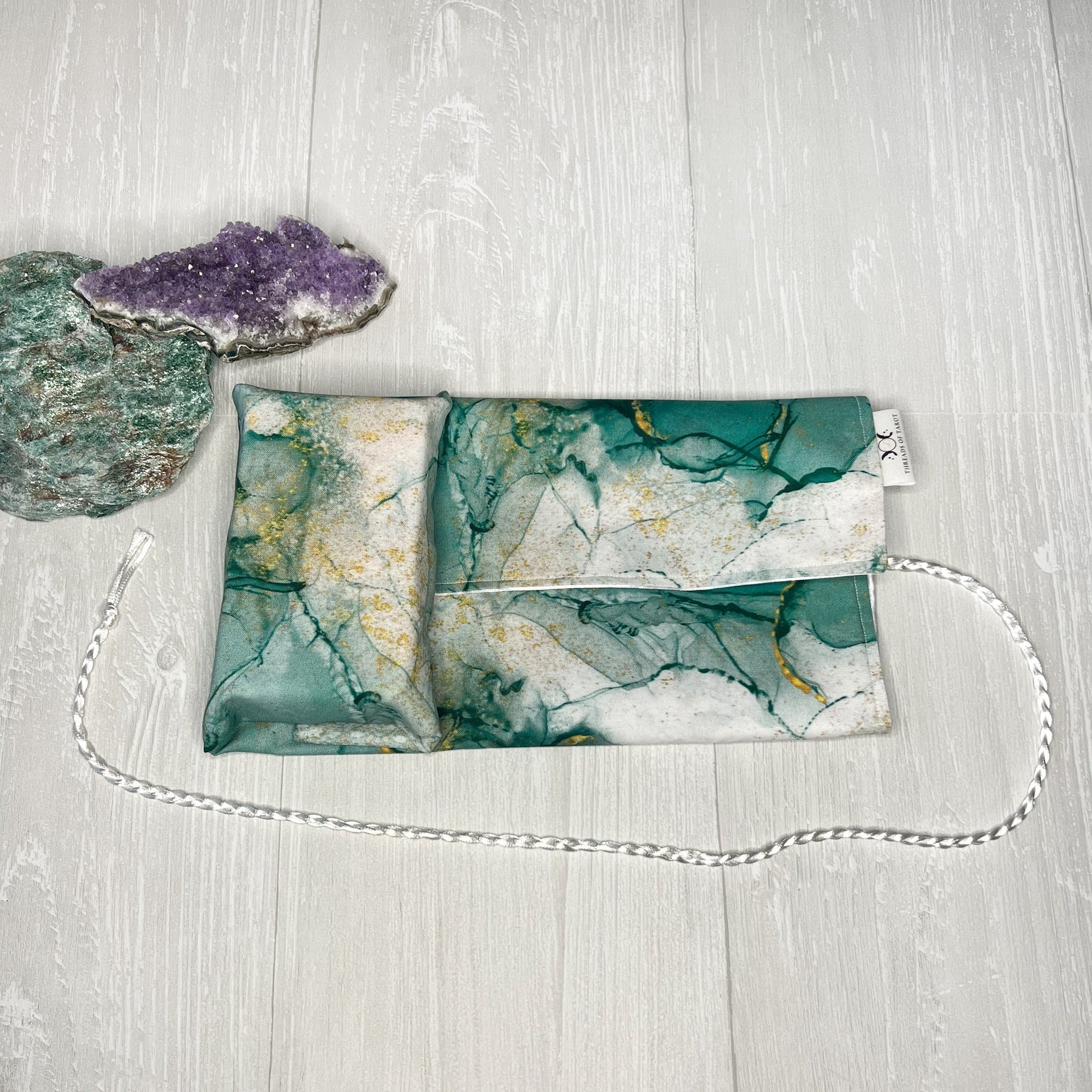 Green & Gold Tarot Wrap, Tarot Deck Storage Cloth, Mystical Tarot Card Holder, Pagan Witchcraft Divination Supplies, Tarot Accessories