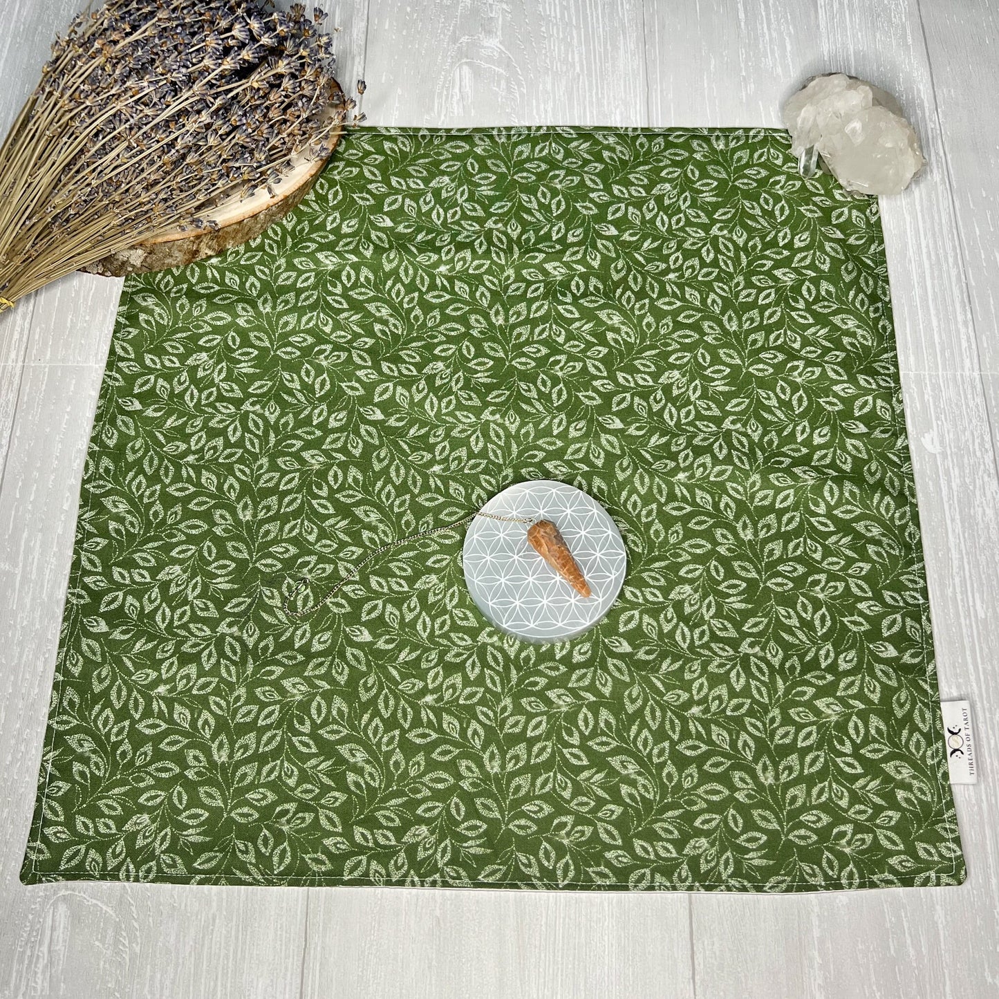 Green Altar Cloth, Floral Leaves Tarot Cloth, Tarot Reading Supplies and Accessories, Charm Rune Casting Cloth, Witch Tarot Reader Gifts