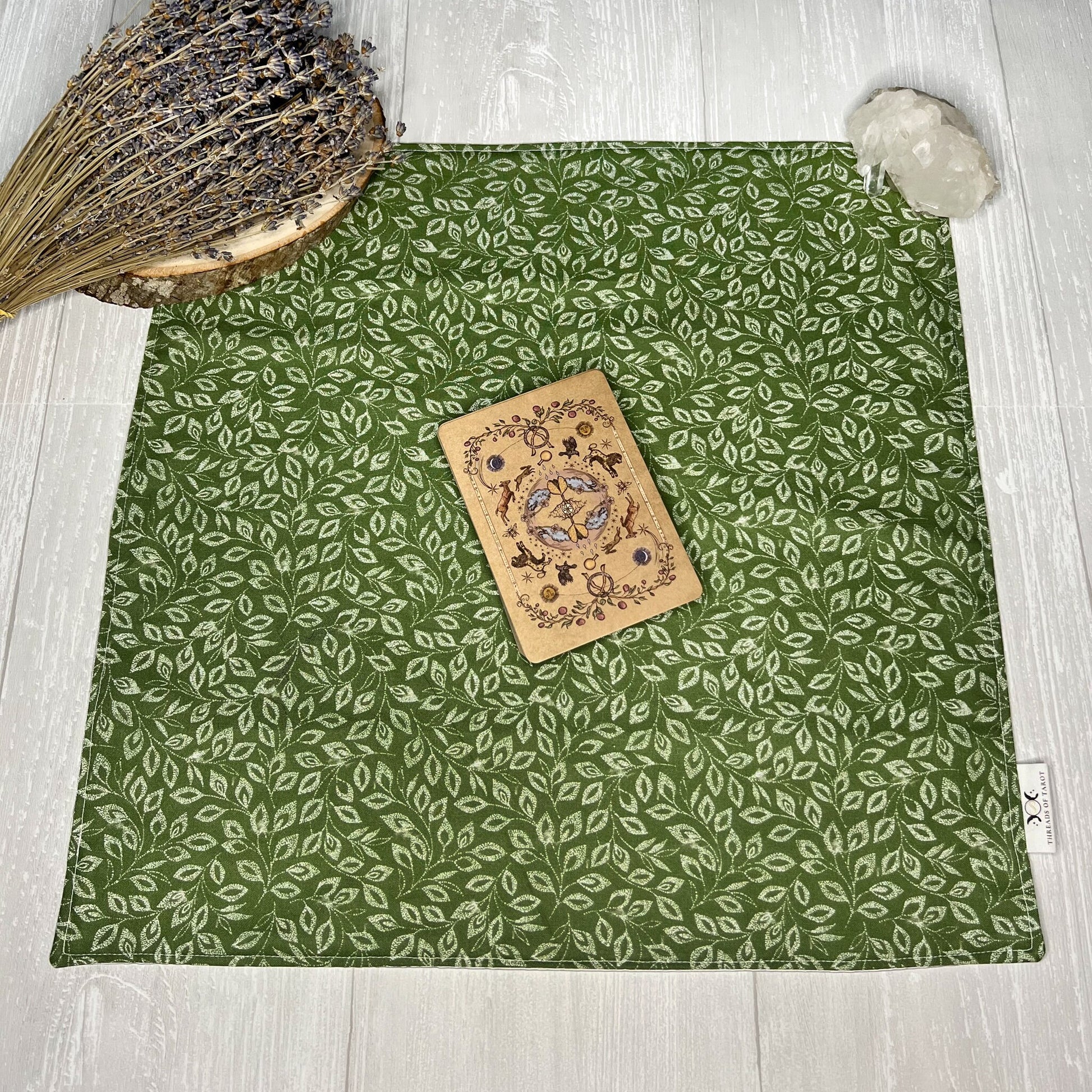 Green Altar Cloth, Floral Leaves Tarot Cloth, Tarot Reading Supplies and Accessories, Charm Rune Casting Cloth, Witch Tarot Reader Gifts