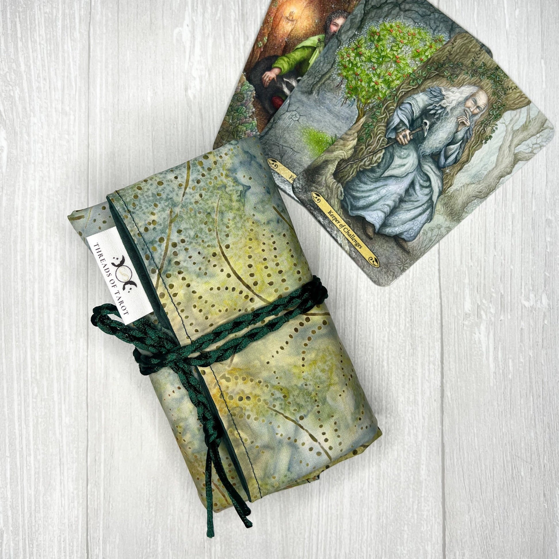 Green Earthy Tarot Wrap, Tarot Deck Storage Cloth, Tarot Card Holder, Pagan Witchcraft Wiccan Divination Tools & Supplies, Tarot Accessories