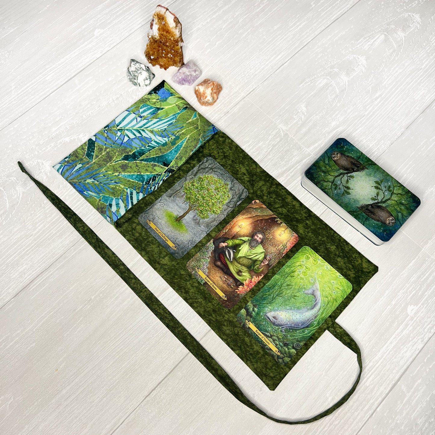 Tropical Leaf Tarot Wrap, Green Tarot Fold Over Pouch, Tarot Supplies & Accessories, Tarot Card Holder, Divination Tools, Tarot Reader Gift