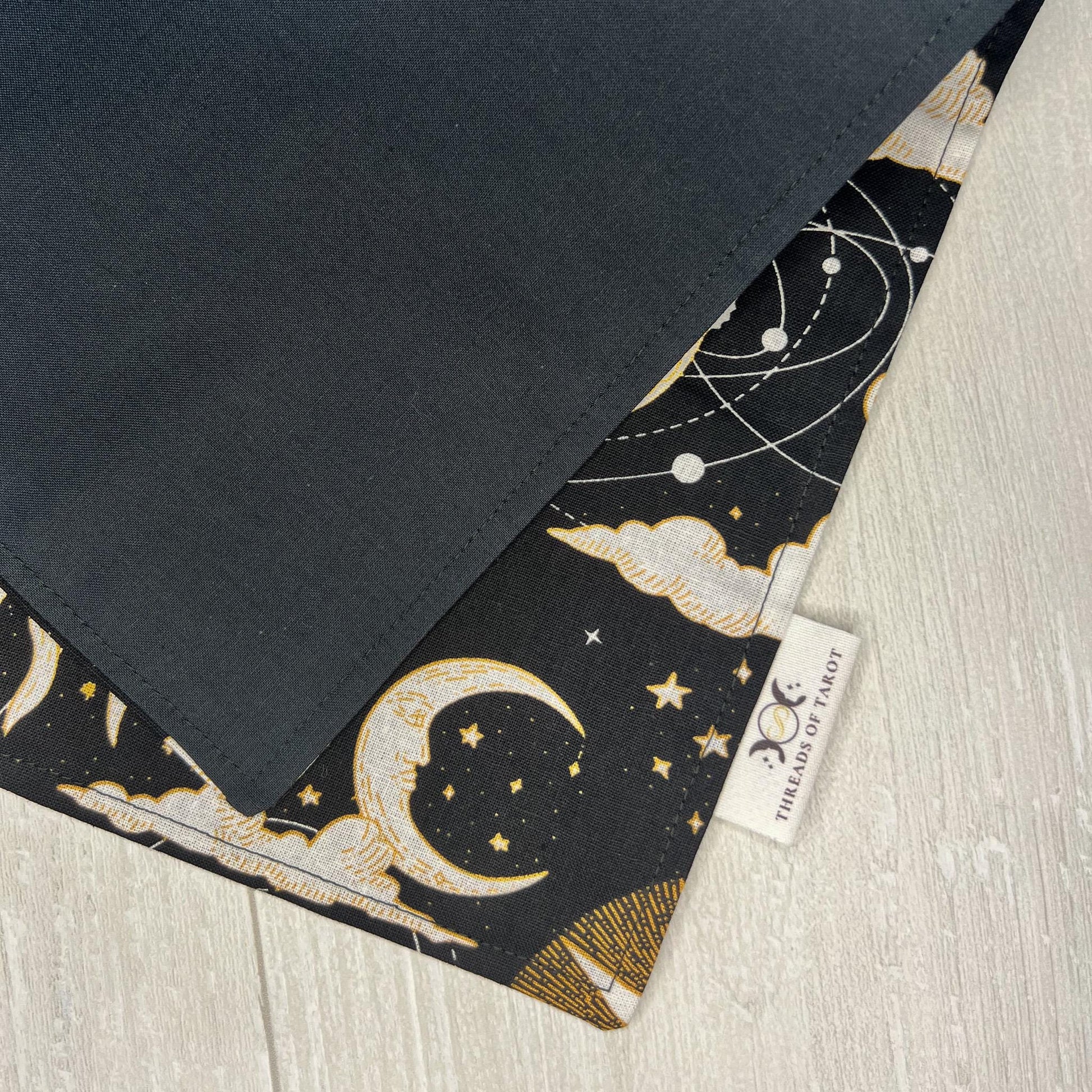 Celestial Altar Cloth, Sun & Moon Tarot Ritual Cloth, Rune Casting, Tarot Reading Supplies, Pagan Witchcraft Wiccan Gifts, Divination Tools