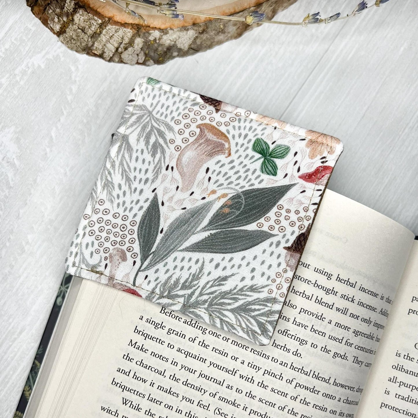 Corner Fabric Bookmark / Witchy Book Accessories / Book Page Holder / Book of Shadows & Spell Book Mark / Book Gifts / Unique Cute Bookmark