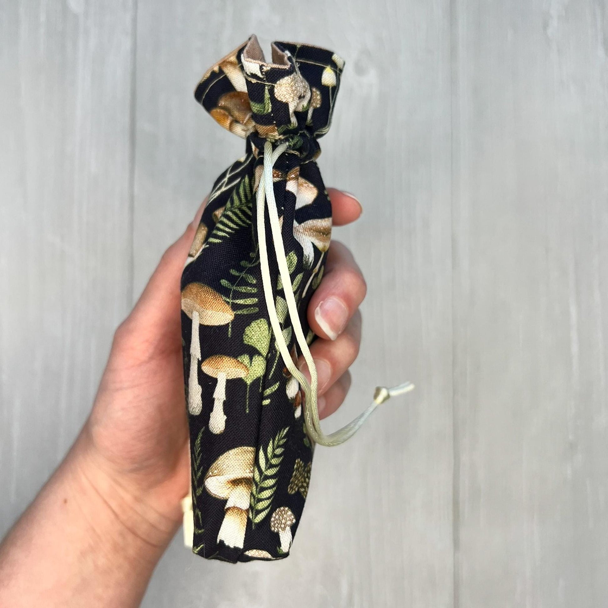 Mini Mushroom Tarot Deck Bag, Drawstring Pouch, Pocket Tarot, Dice Rune Crystal Bag, Witchcraft & Wiccan Supplies Gift, Divination Tools