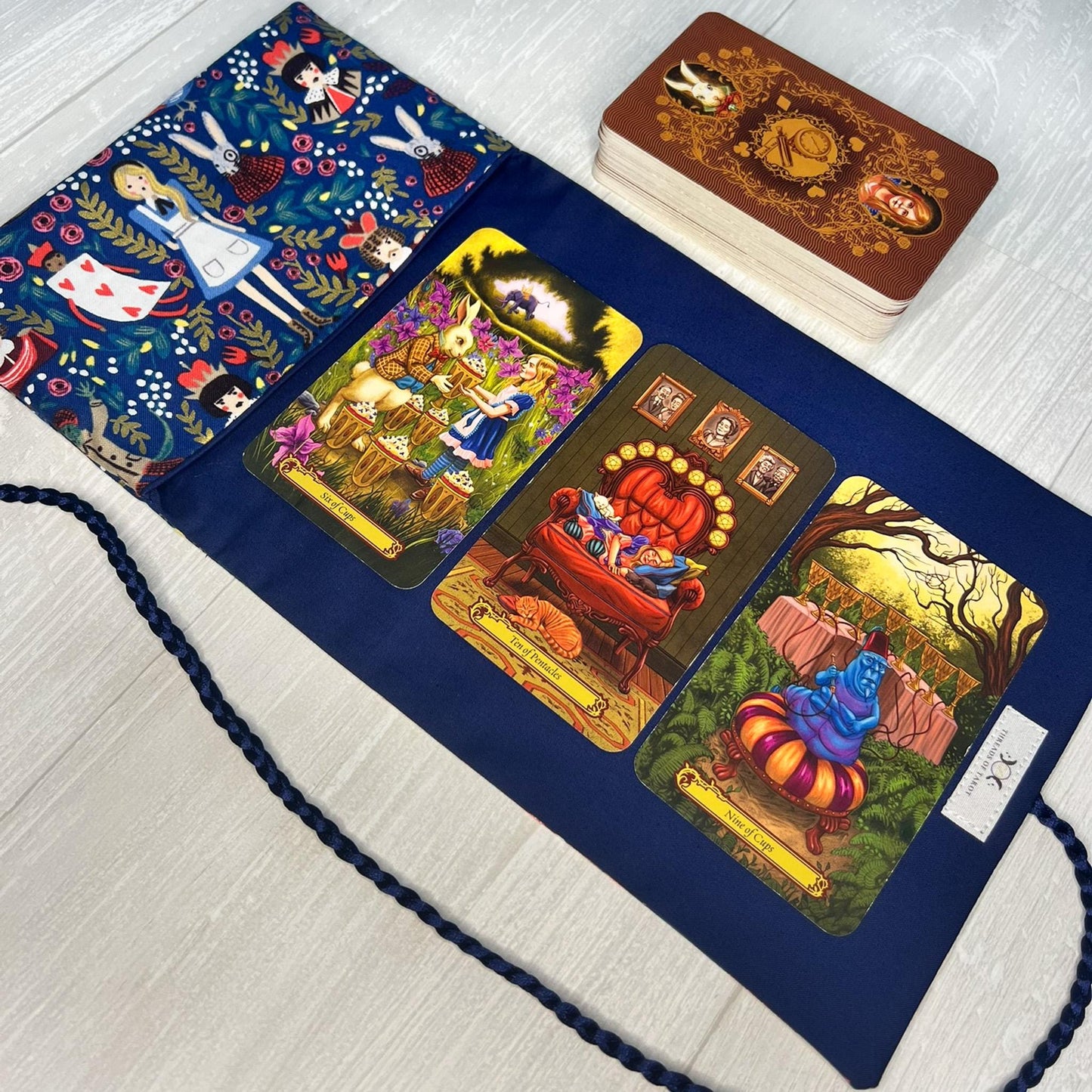 Alice's Adventures in Wonderland Tarot Wrap Pouch, Wonderland Tarot Card Pouch, Cat White Rabbit Tarot Deck Holder