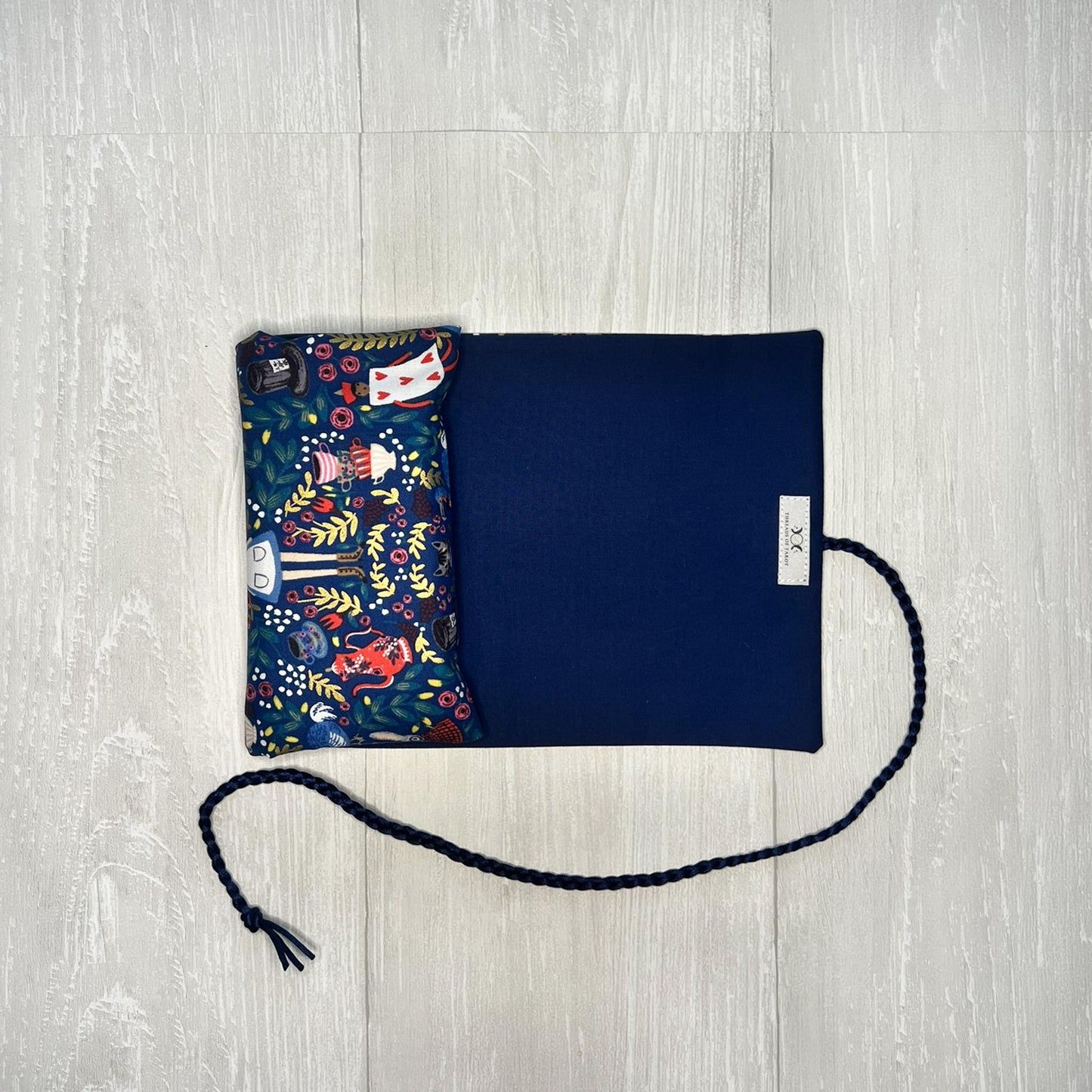 Alice's Adventures in Wonderland Tarot Wrap Pouch, Wonderland Tarot Card Pouch, Cat White Rabbit Tarot Deck Holder