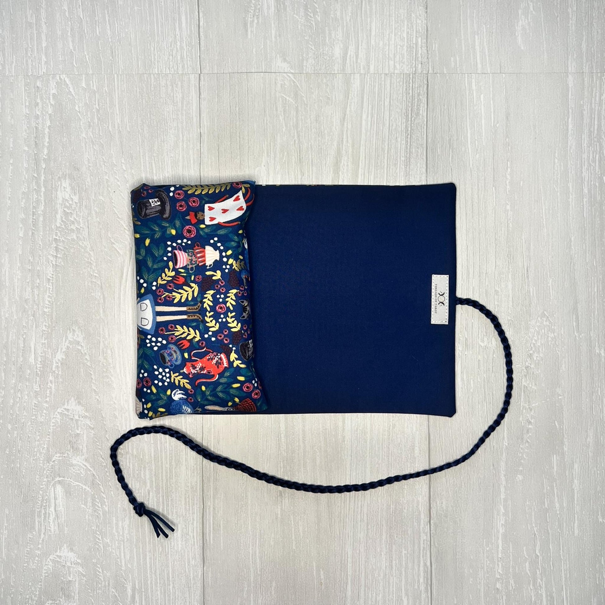 Alice's Adventures in Wonderland Tarot Wrap Pouch, Wonderland Tarot Card Pouch, Cat White Rabbit Tarot Deck Holder