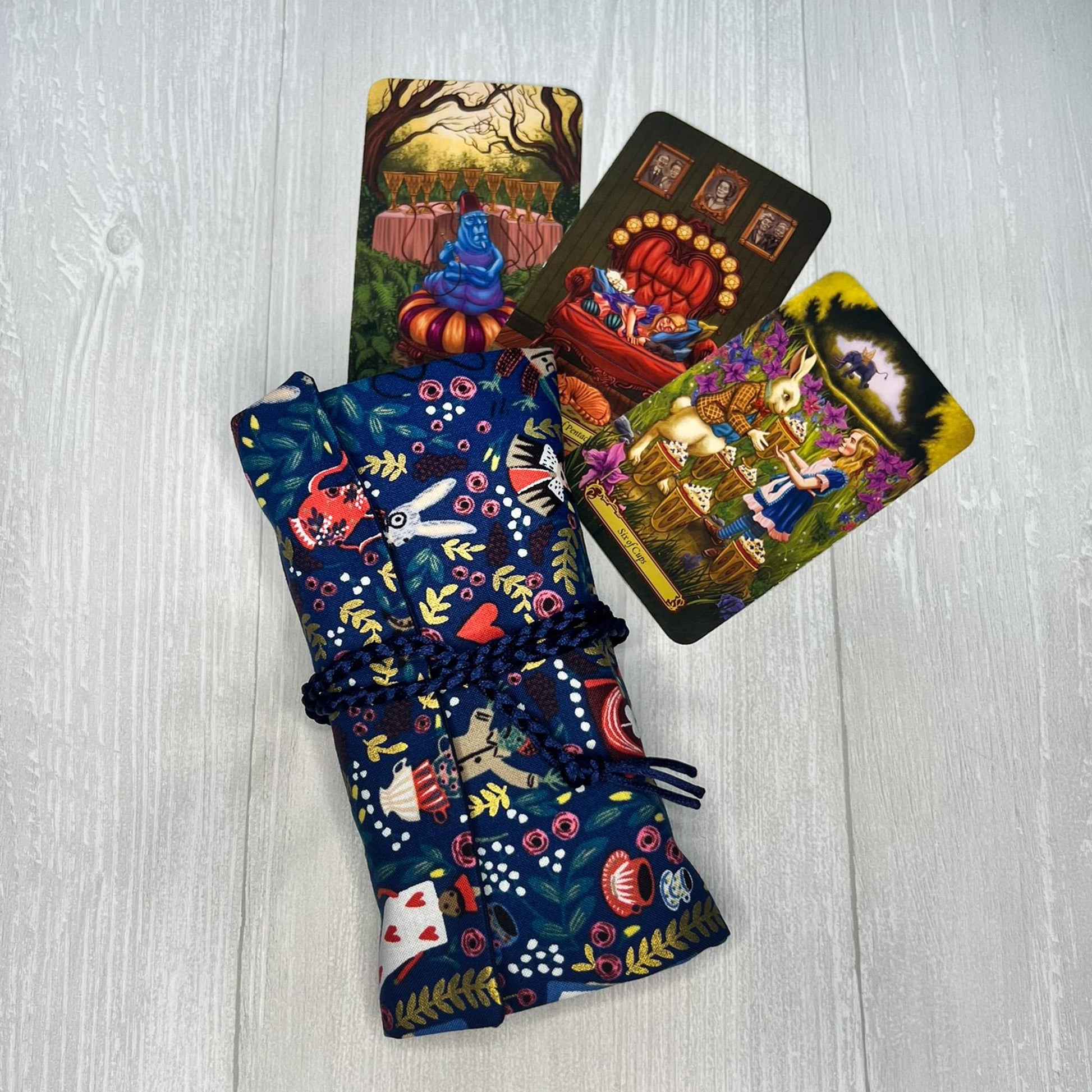 Alice's Adventures in Wonderland Tarot Wrap Pouch, Wonderland Tarot Card Pouch, Cat White Rabbit Tarot Deck Holder