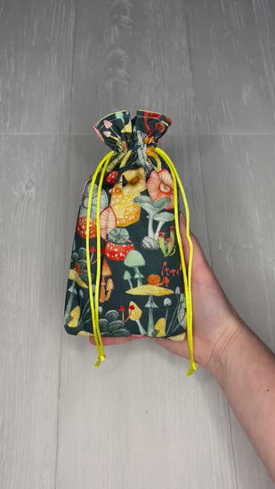 Mushroom Tarot Bag, Green Yellow Lined Drawstring Pouch, Tarot Deck Storage Holder, Pagan Witchcraft Wiccan Divination Tool Gifts & Supplies