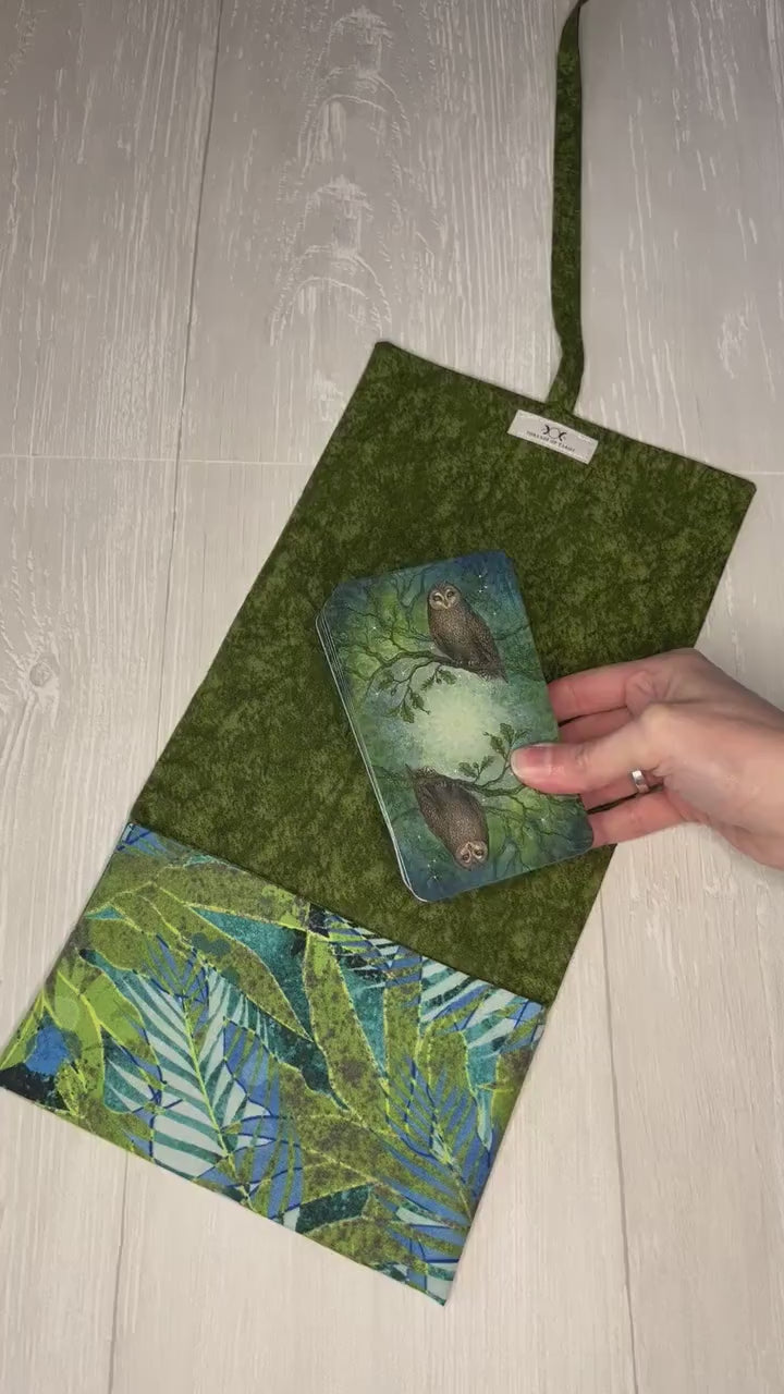 Tropical Leaf Tarot Wrap, Green Tarot Fold Over Pouch, Tarot Supplies & Accessories, Tarot Card Holder, Divination Tools, Tarot Reader Gift