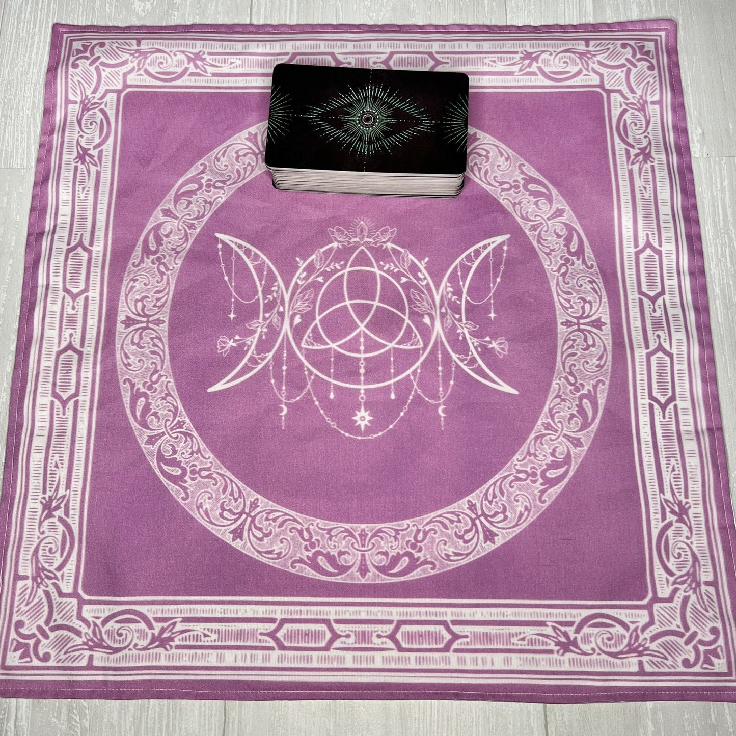 Triple Goddess Triquetra Altar Cloth, Tarot Cloth, Rune Casting Ritual Cloth, Tarot Reading Supplies, Pagan Witchcraft Wiccan Gift Supplies