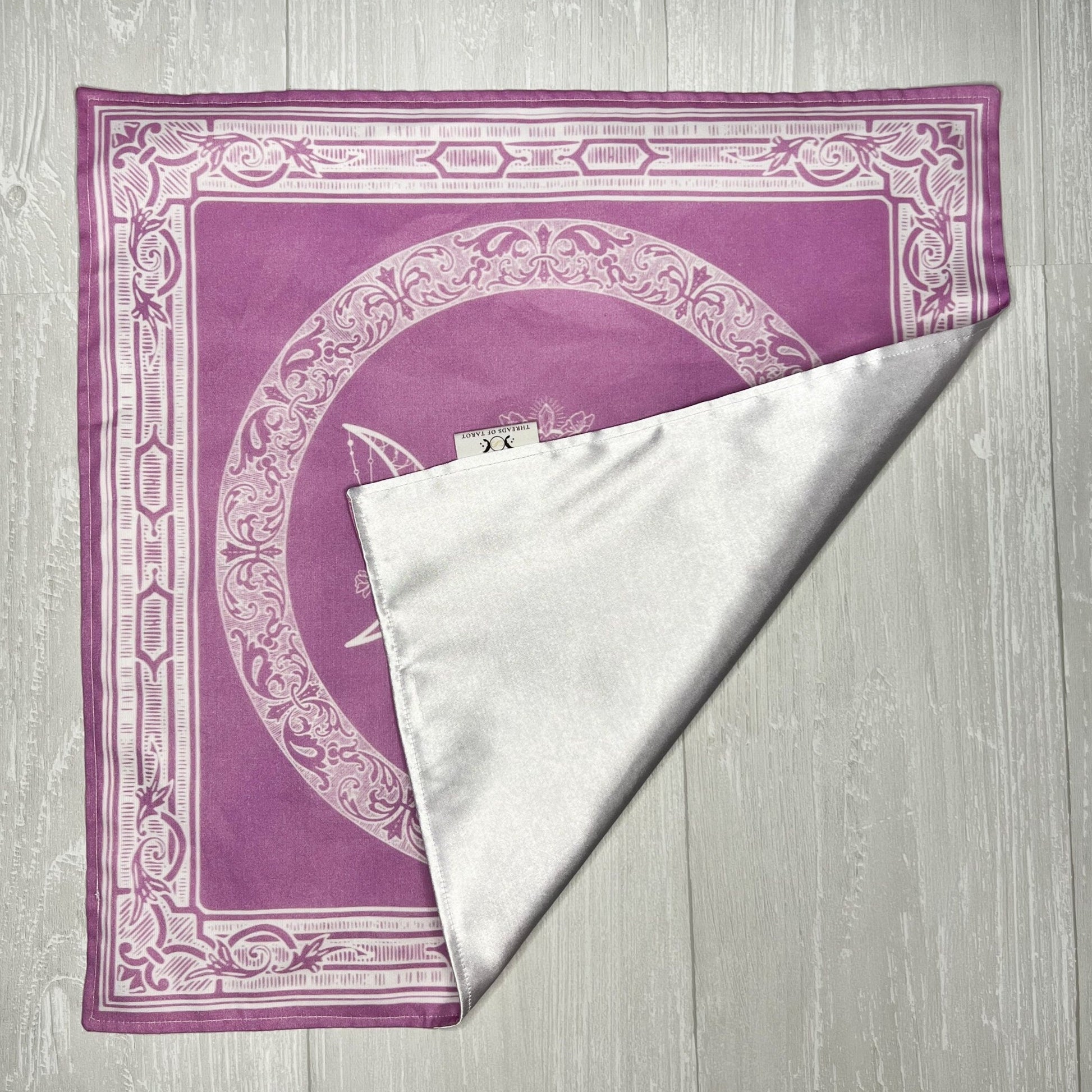 Triple Goddess Triquetra Altar Cloth, Tarot Cloth, Rune Casting Ritual Cloth, Tarot Reading Supplies, Pagan Witchcraft Wiccan Gift Supplies